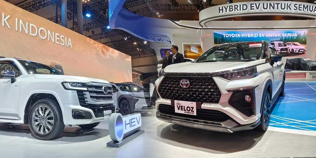 Mobil Hybrid Toyota Laris Manis di GIIAS 2026